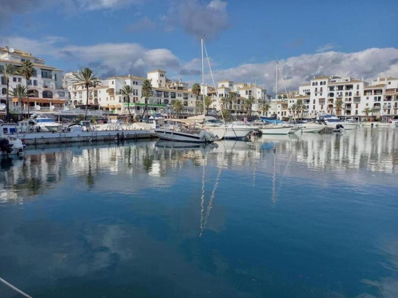 Апартаменты Duquesa Port Манилва Экстерьер фото